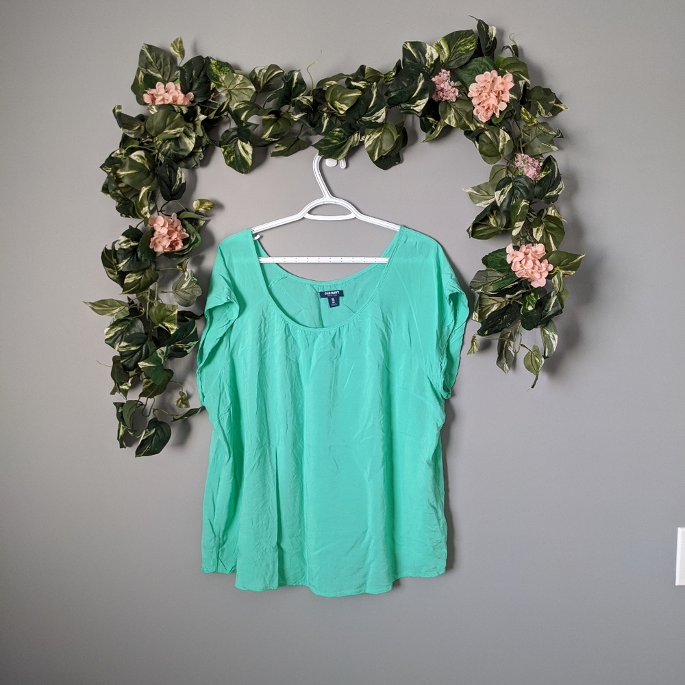 🌻4/$10 Old Navy blouse